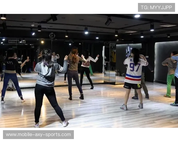 杨静独家分享街舞心得与技巧助你舞出自我风格与魅力