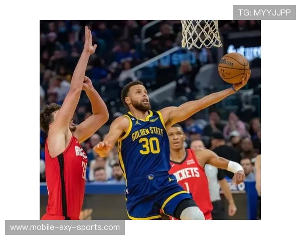 勇士与掘金激战正酣麦考表现出色助力球队争胜